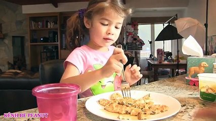 Bé Peanut Thức Dậy Muộn Xém Trể Học / Chị Bí Đỏ Làm Đồ Ăn Sáng Và Lunch Box Cho Peanut Đi Học