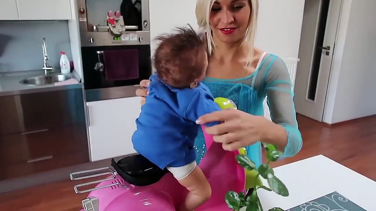 Hidden Crying Baby / Silicone Baby Doll Scary Clown Prank His Mommy On The Beach