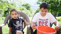 SLIME BUCKET CHALLENGE !!! Une Douche de Slime pour Swan & Néo :)