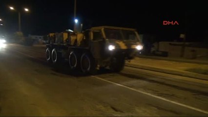 Hatay'ın Reyhanlı İlçesi'nde Akşam Saatlerinde Askeri Araç Sevkiyatı Hareketliliği Yaşandı.