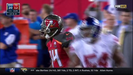 2015 - Can't-Miss Play: Sims escapes