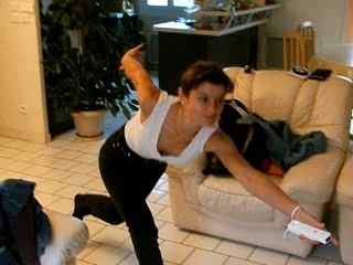 maue joue au bowling sur la wii