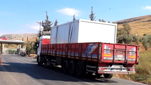 İdlib'de Çatışmasızlık Bölgesi - Askeri Araç ve Konteyner Sınır Bölgesine Sevk Edildi (3)
