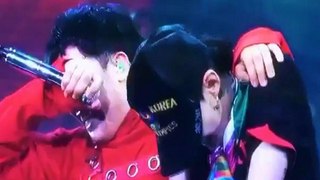 G-DRAGON & SEUNGRI GETTING SEXY AND EMOTIONAL DURING MOTTE CONCERT IN TOKYO!