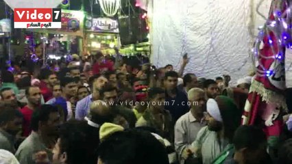 الدراويش يتمايلون فى حلقات  الذكر فى رحاب سيدى أحمد البدوى بطنطا