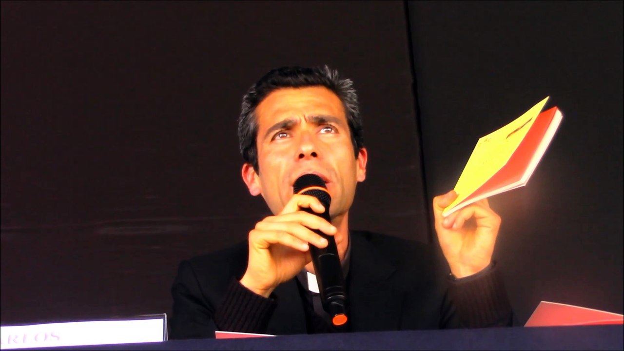 Padre Carlos Rosell con Recta Ratio le dice No a la ideología de género en 4° Feria de Libro Católico