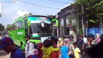 HAMPIR SENGOLAN - Susahnya Bus Pandawa 87 Triple Axle Masuk ke Parkiran Tanjung Benoa yang Sempit
