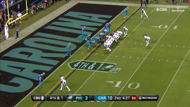 Carson Wentz tries to single-handedly take on Panthers' D; it doesn't work