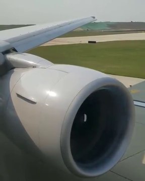 Heavy long take off! N795UA United Airlines Boeing 777-222(ER) departing ORD bound for Hong Kong