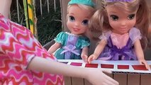 Frozen Elsa Pregnant! Part 4 Anna and Elsa Toddlers Rapunzel Lemonade Stand stung Bee Toys In Action