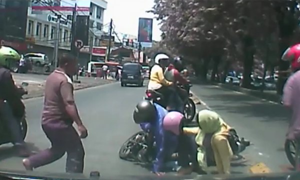 Separator Busway Jadi Salah Satu Penyebab Kecelakaan