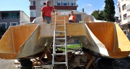 Tekirdağlı Çift, Dünyayı Dolaşmak İçin Boş Arsada Katamaran Yapıyor