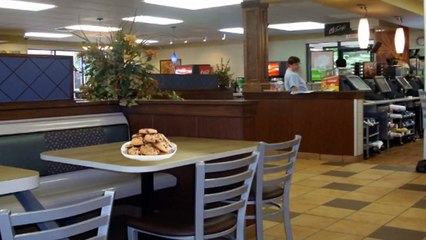 PRETENDING TO CALL 911 ON MINECRAFT! (MINECRAFT TROLLING)