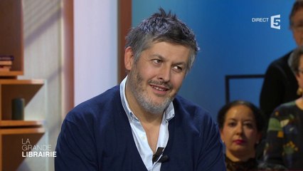 Christophe Honoré publie un roman autobiographique fort sur l’homoparentalité intitulé « Ton père »