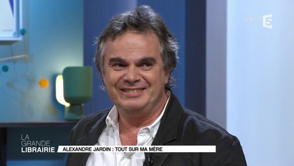 Alexandre Jardin signe la suite de la grande saga des Jardin avec « Ma mère avait raison »