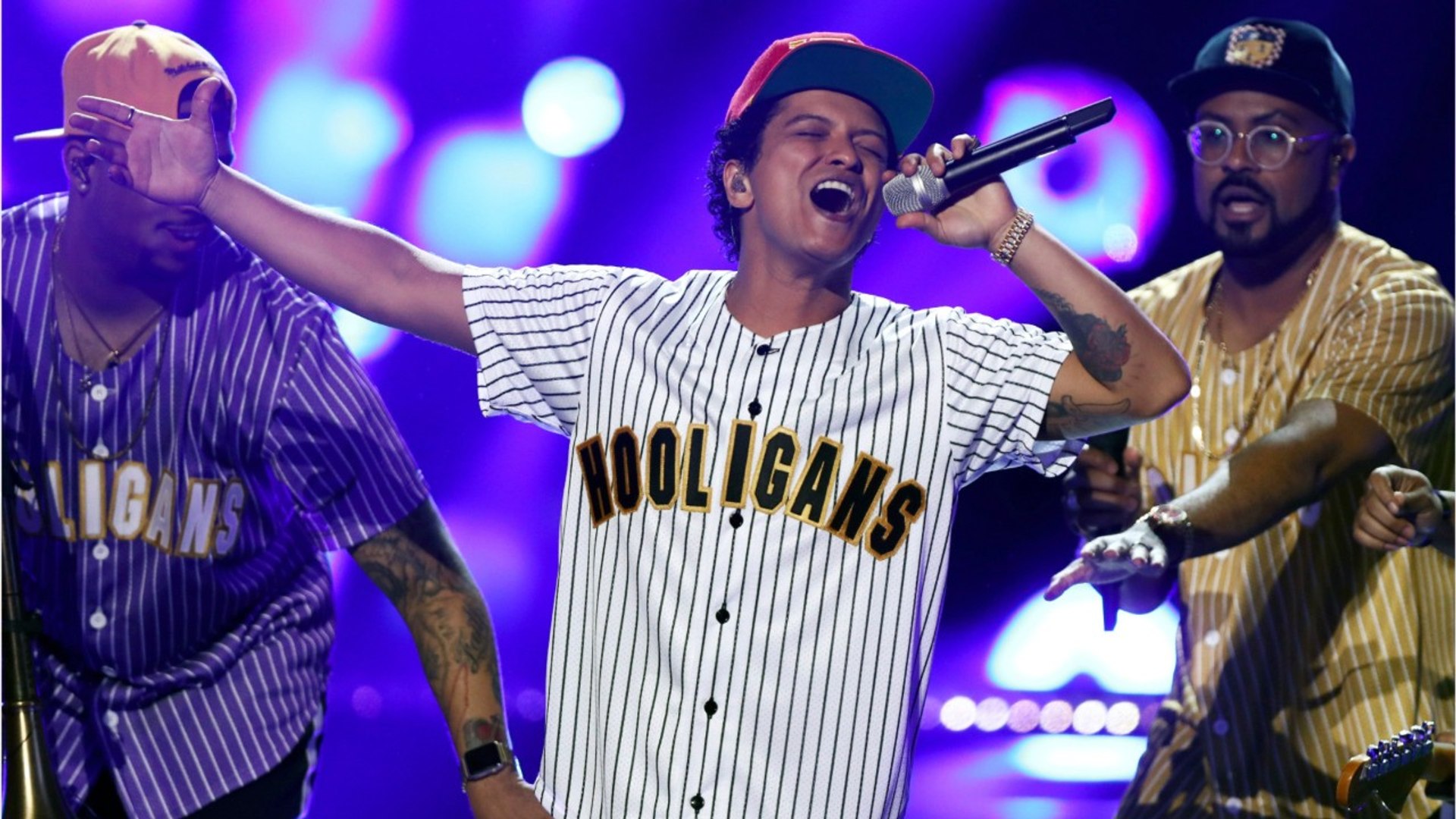 Bruno Mars Owns 2017 American Music Award Noms