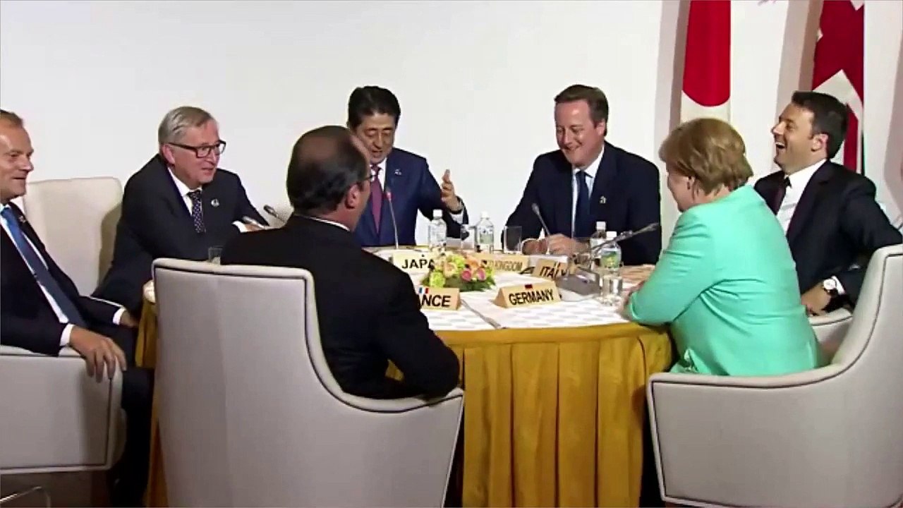Hollande critiquait Sarkozy, mais l'imite aujourd'hui