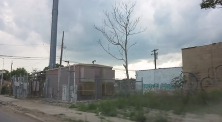 DETROIT'S FORMER FORD LINCOLN MOTOR PLANTSURROUNDING SLUMS