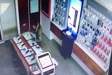 22 Saniyede 30 Bin TL'lik Telefon Çaldı