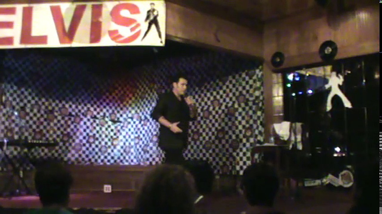 Franz Goovaerts sings 'Suspicious Minds' Elvis Week 2015