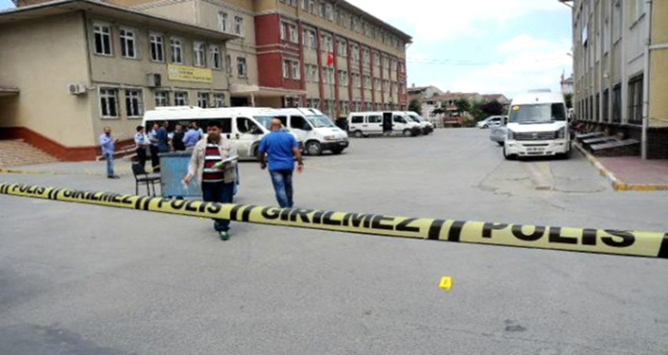 İstanbul'da Okul Çıkışı Silahlı Saldırı: Bir Öğrenci Öldü, 2 Öğrenci Yaralandı!