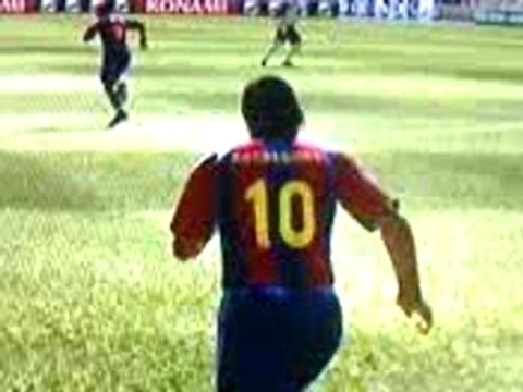 Ronaldinho passe aveugle PES 2008