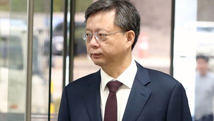 재판 중 태도 불량으로 경고받은 우병우 / YTN