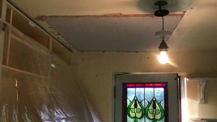 REPAIR AND RE PLASTER KITCHEN CEILING IN CAERPHILLY DUE TO LEAK IN BATHROOM
