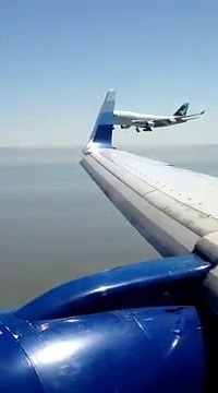 Un atterrissage perturbé pour deux avions qui arrivent en même temps !