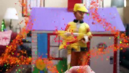 Whos in the PAW PATROL DOG HOUSE GAME In Real Life E3 ZOOMER CHIMP Rubble & Everest IRL