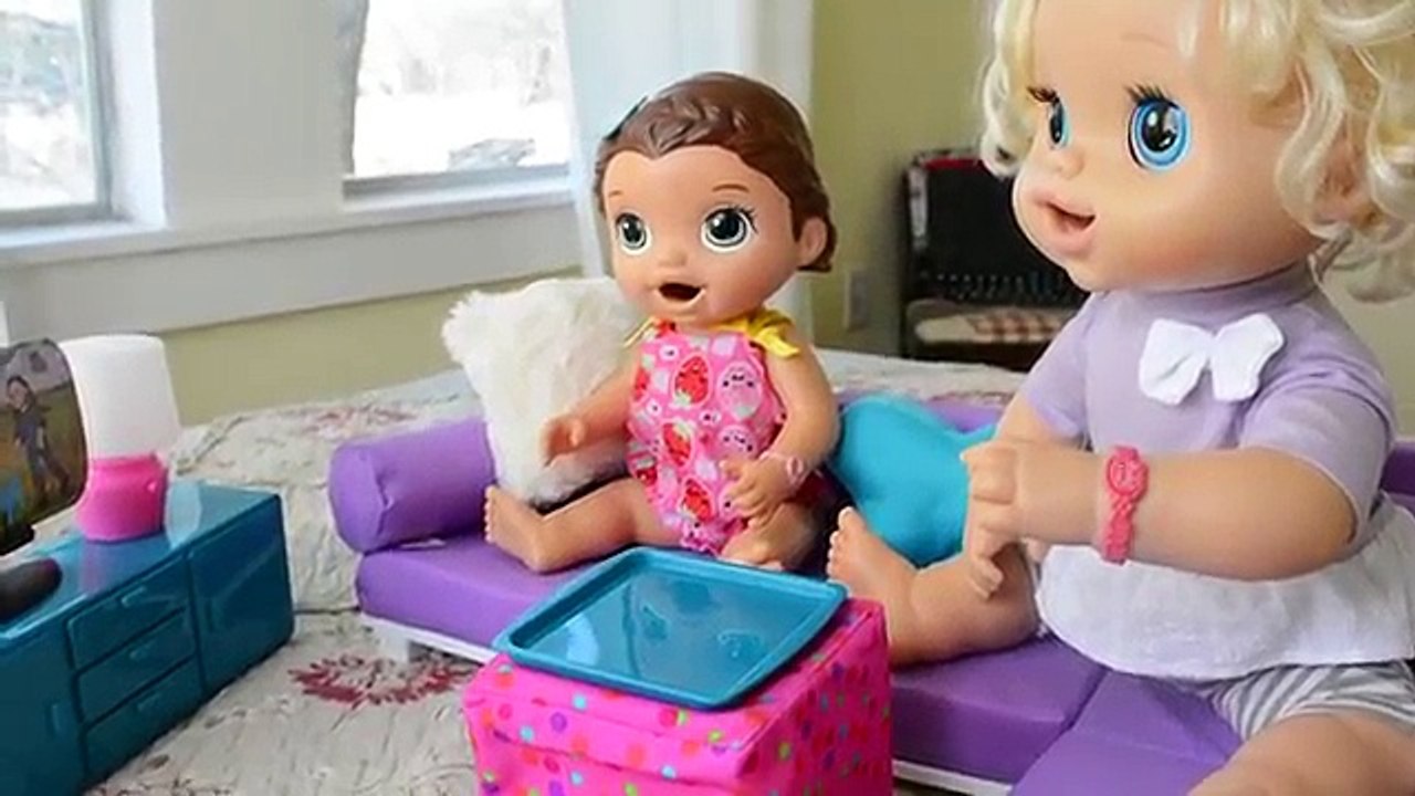 Baby Alive Haul! A New Living Room For The Baby Alive Dolls! TV Really Works!