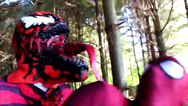 Frozen Elsa & Anna VAMPIRE PRANK Spiderman! w/ Joker Pink Spidergirl Harley Quinn! Superheroes IRL