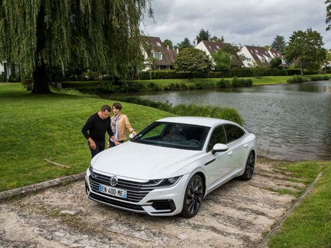 Franck Lagorce au volant de la Volkswagen Arteon (diaporama vidéo)