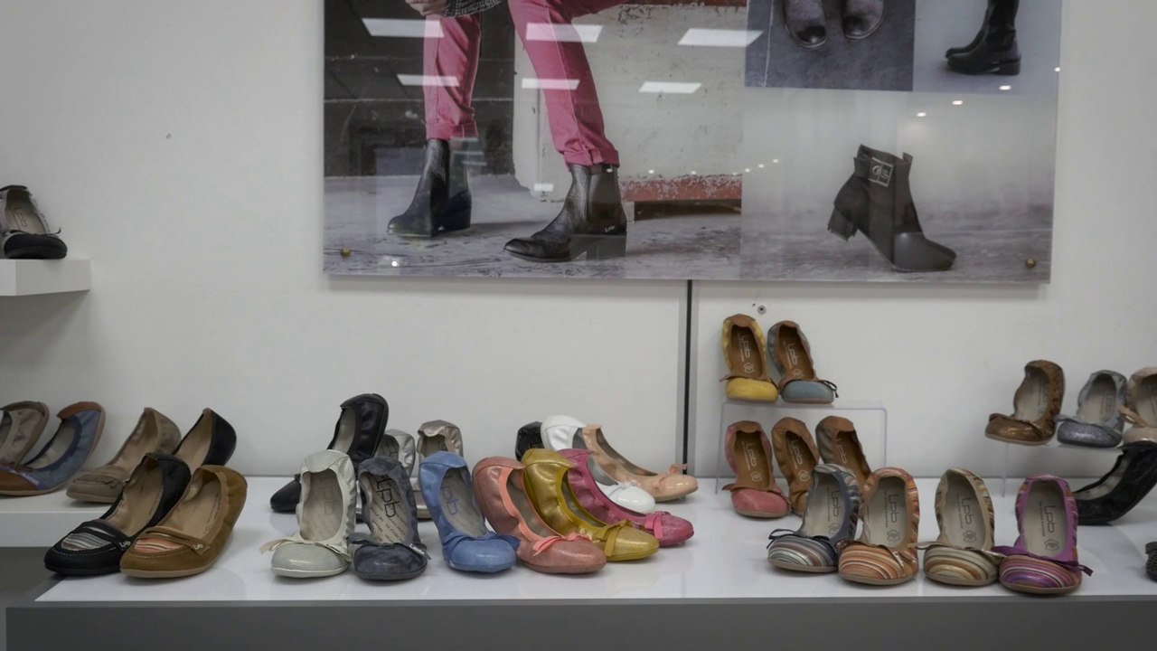 2016 - LPB Shoes_showroom_s17