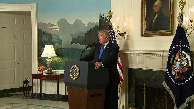 Hillary Clinton calls Trump's foreign policy 'dangerous'