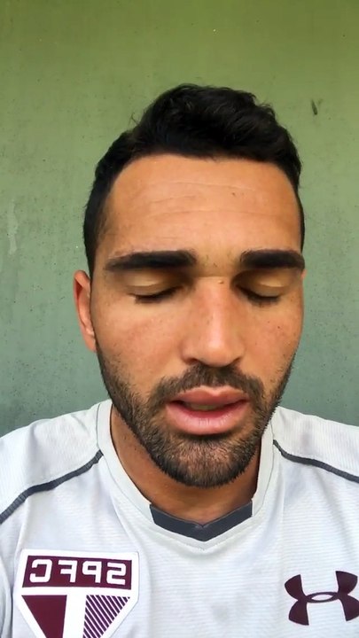 Gilberto se confunde e curte meme do São Paulo na Série B
