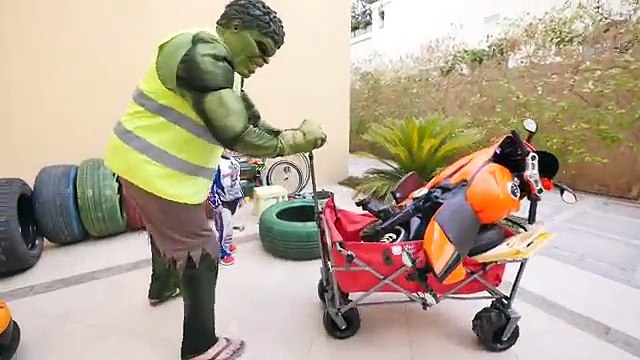 BAD BABY WHEEL FELL OFF Motorbike ! Changing Wheel w/ Learn Colors & Finger Family Nursery Rhymes