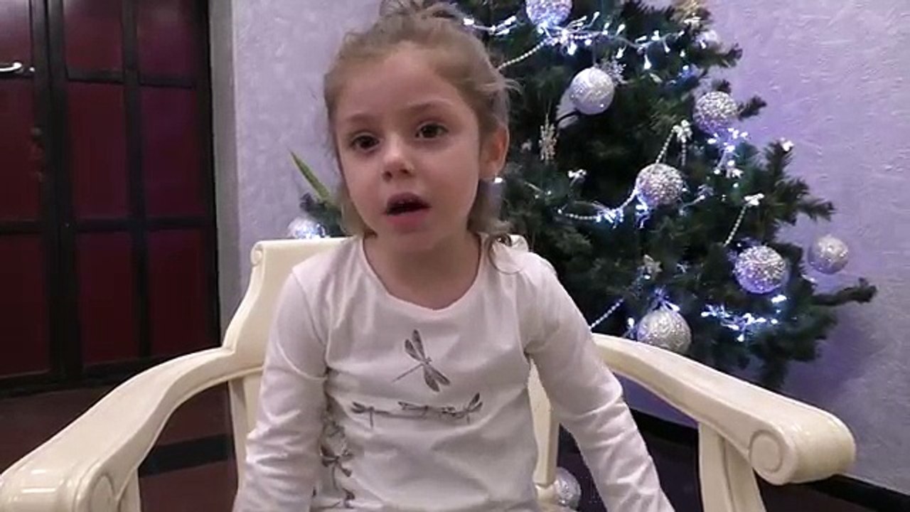 Злой клоун убийца сбежал из тюрьмы и переоделся с Санту. Scary Clown dressed in Santa.