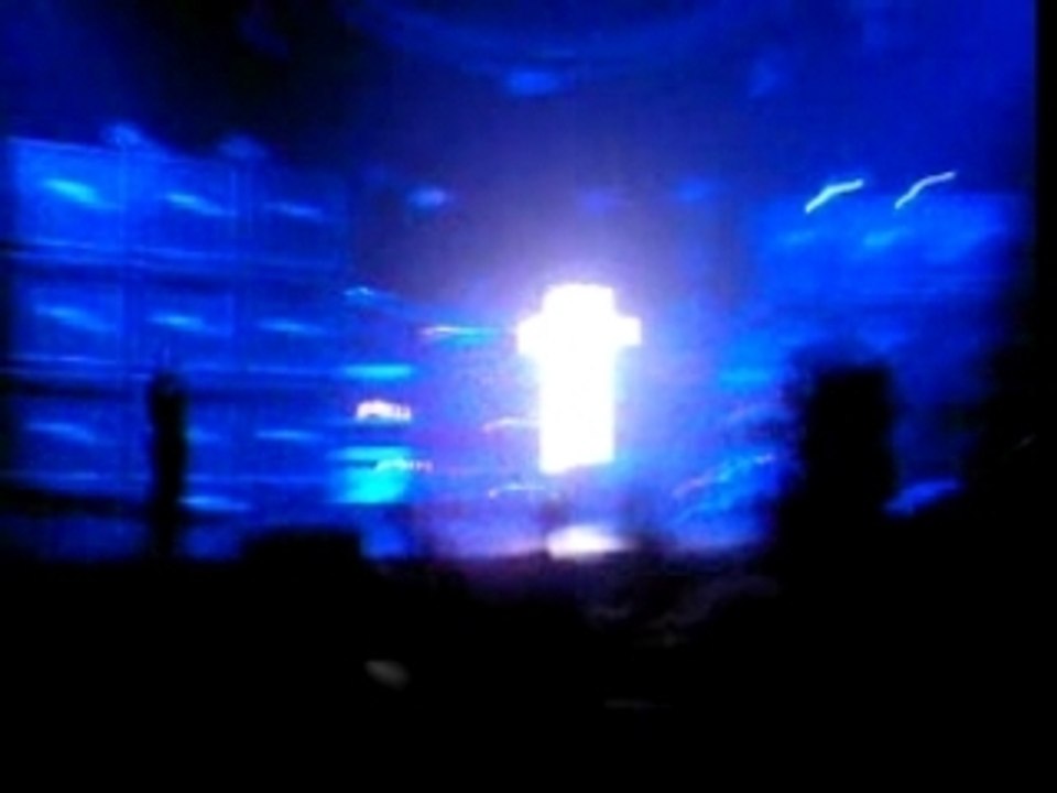 Justice - Genesis Live @ Zénith