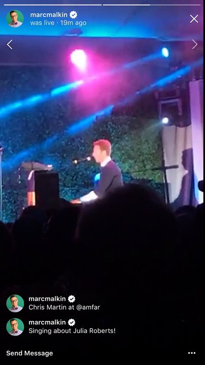 Chris Martin sings about Julia Roberts at amfARLosAngeles