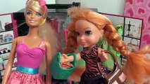 Elsa and Anna toddlers fighting over dresses Barbie Fashion Store Chelsea Locked In Toys In Action