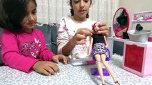 Barbie Sparkle Style Salon Barbi Saç Bakım Seti