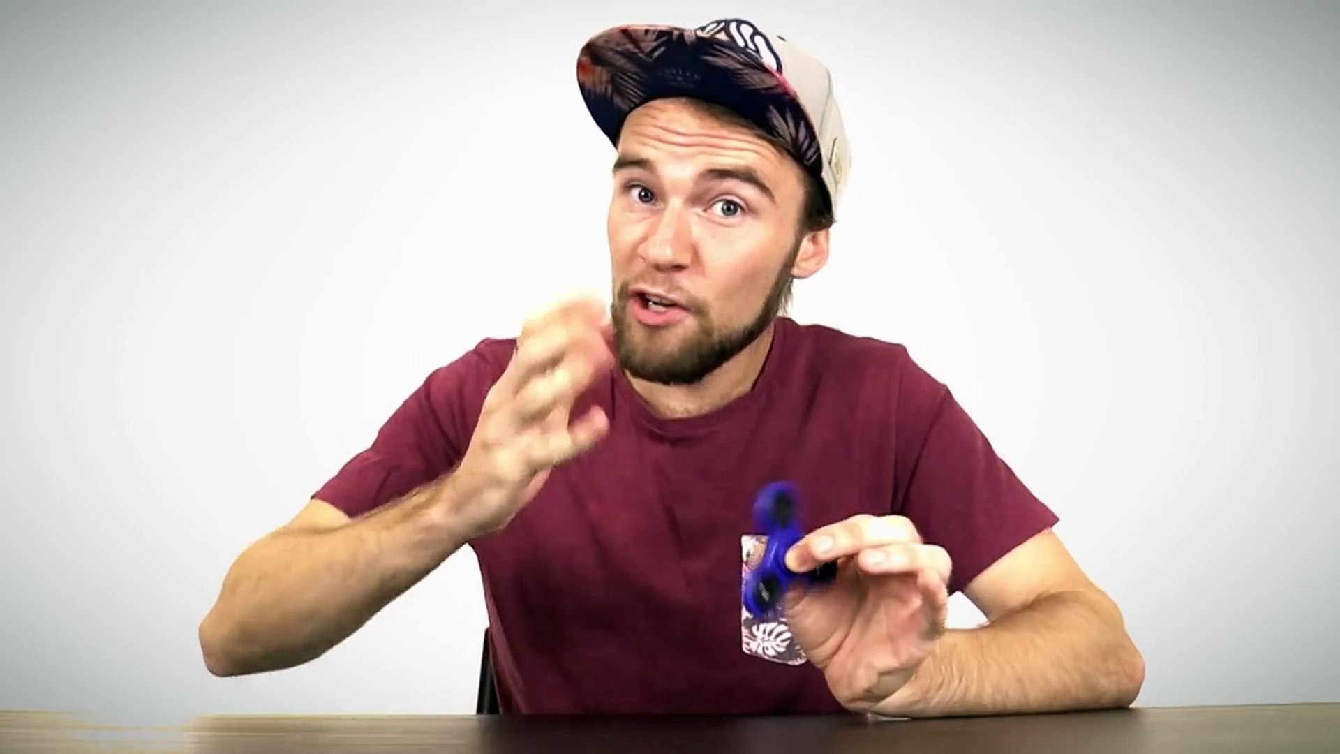 Fidget Spinner Tricks With a Professional Fidgeter - video Dailymotion