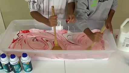 DIY GIANT SLIME! How To Make GROSS Giant Slime Goo SLIME MONSTER Toys To See Fun Kids Movie