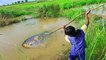 Amazing Girls Trap Fish and Snakes With Bamboo Trap - How To Catch Fish With Traditional T