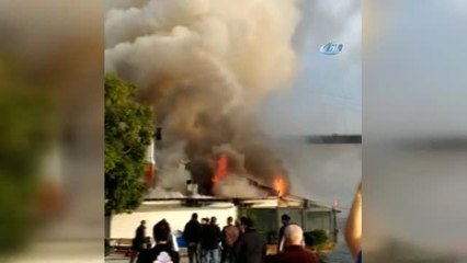 Tarihi Rumeli Hisarı İskelesinde Yangın