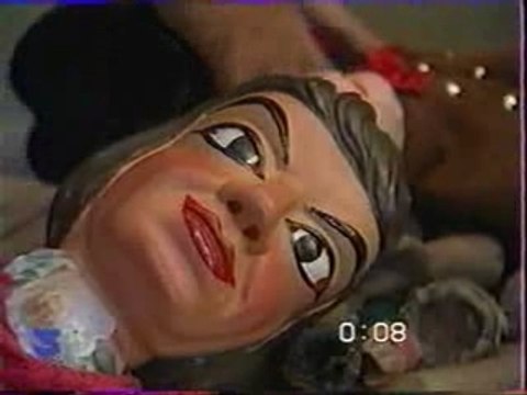 Trois doigts et tête de bois