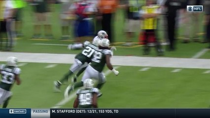 Dion Lewis spins outside for 11 yards and a first down