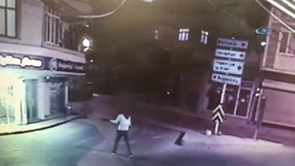 Arnavutköy'de Pompalı Tüfekle Dehşet Saçan Şüpheli Kamerada
