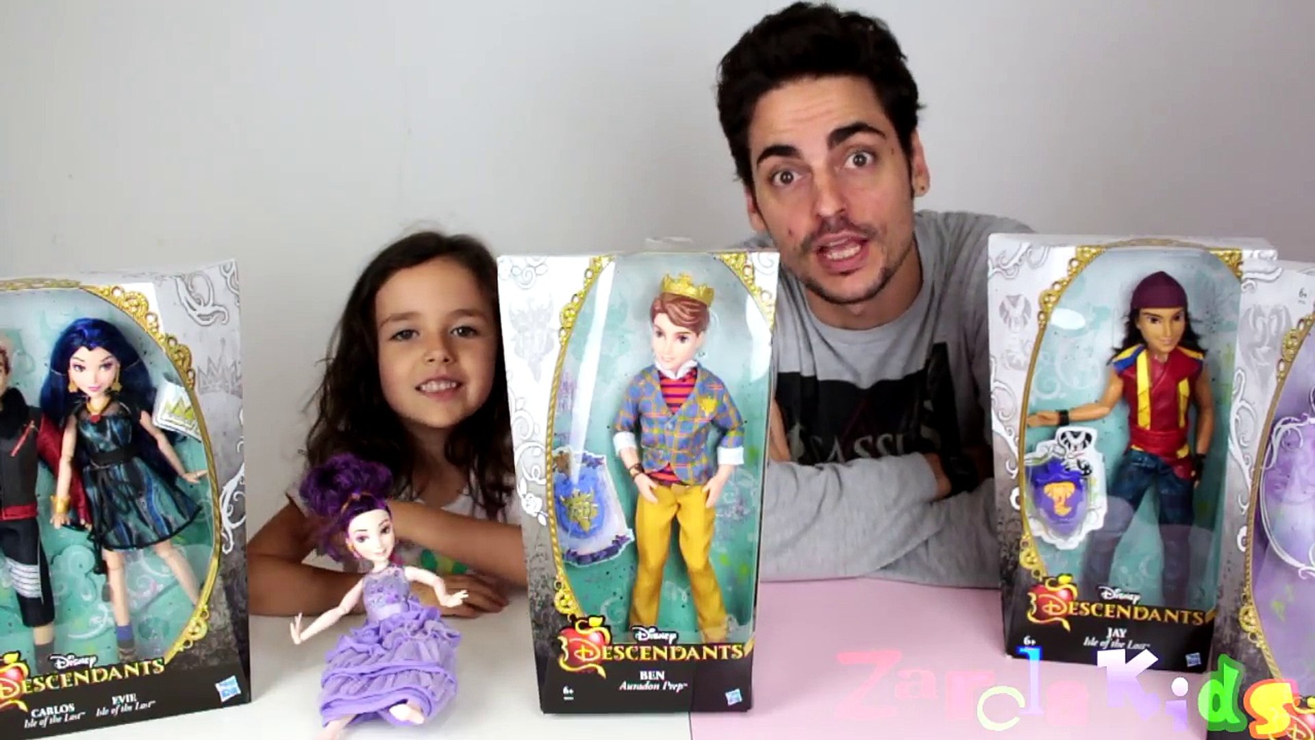 los muñecos de descendientes 3